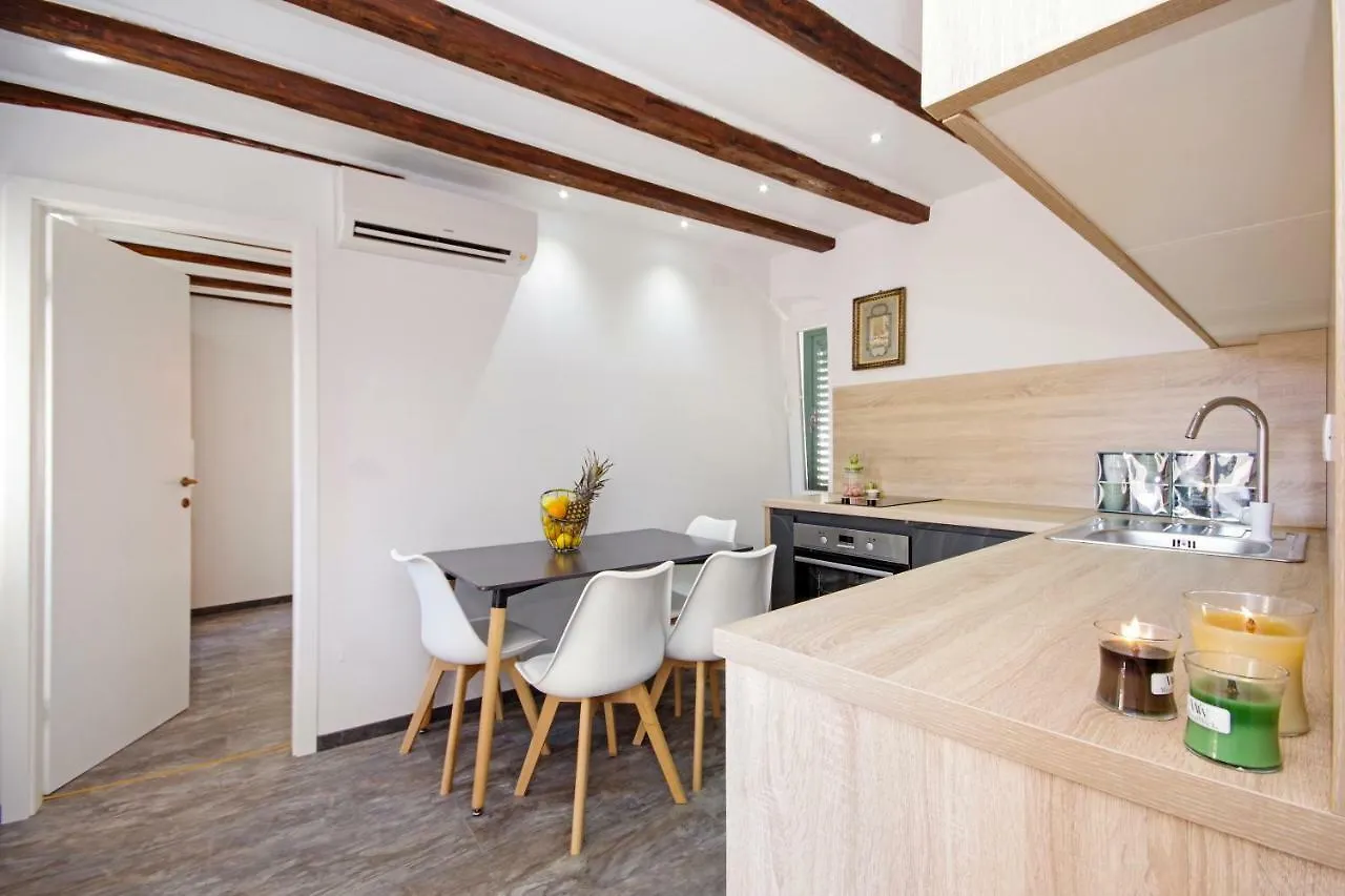 Kika Luxury Oldtown Apartment 스플리트
